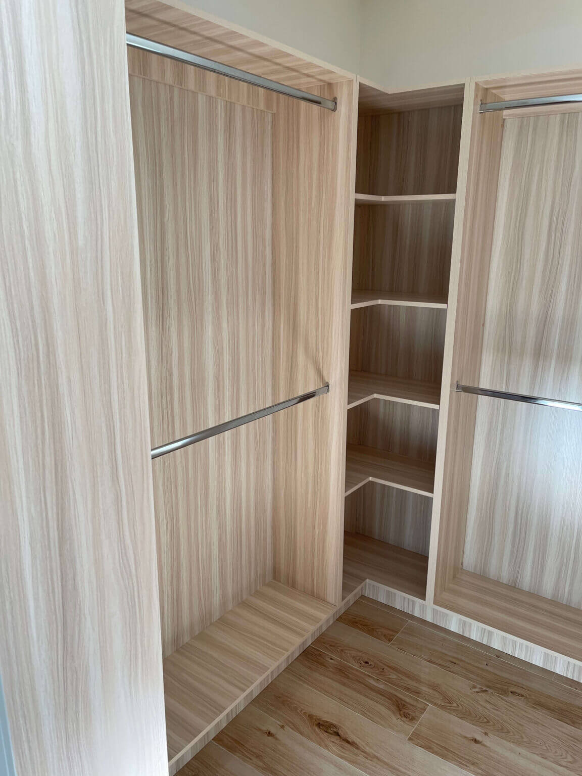 Custom Walk-In Closets