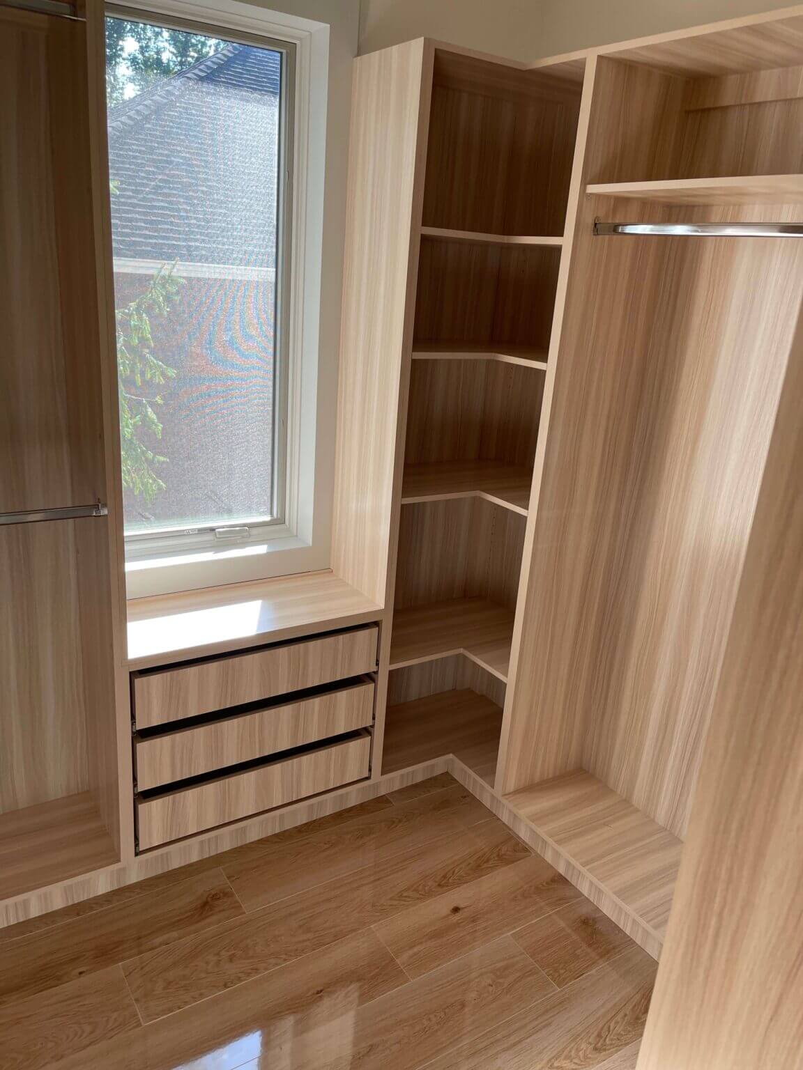 Custom Walk-In Closets