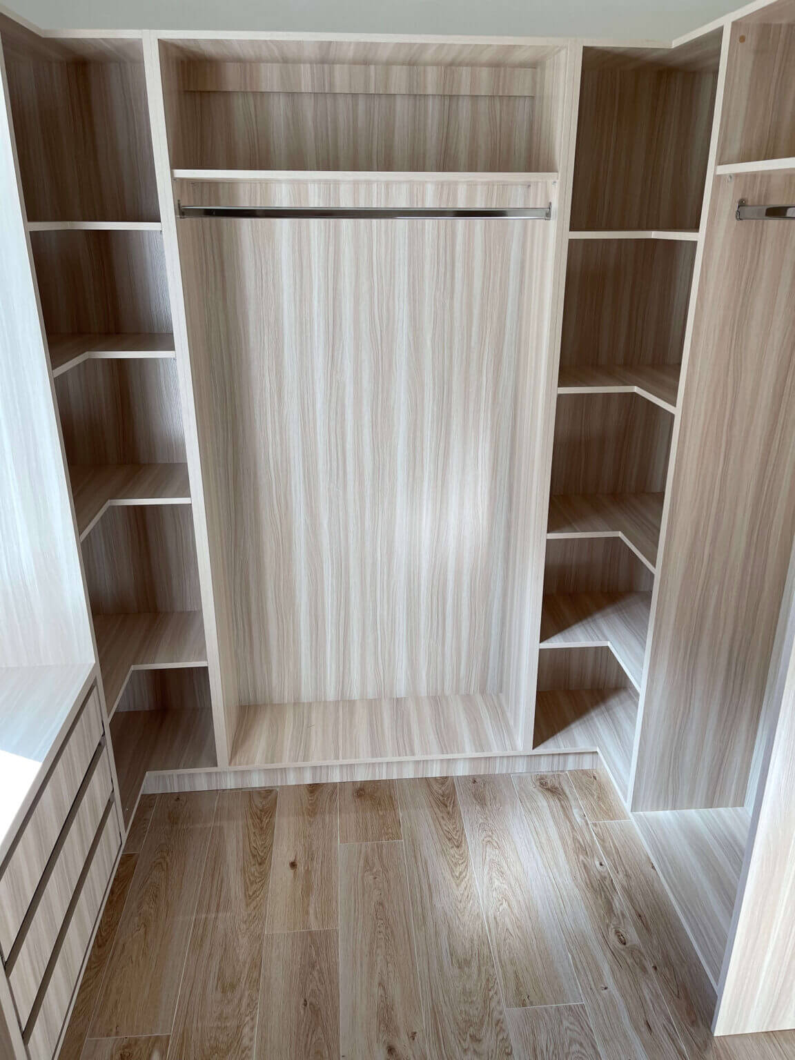 Custom Walk-In Closets